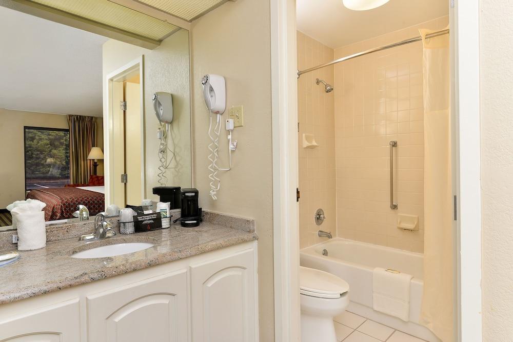 Quality Inn At The Mall - Valdosta Bagian luar foto