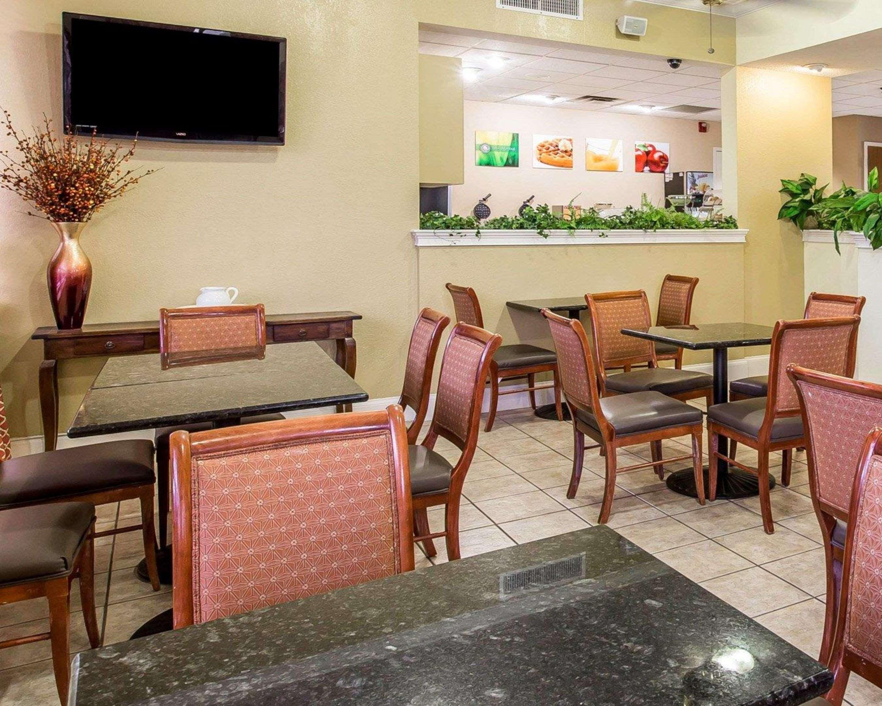 Quality Inn At The Mall - Valdosta Bagian luar foto