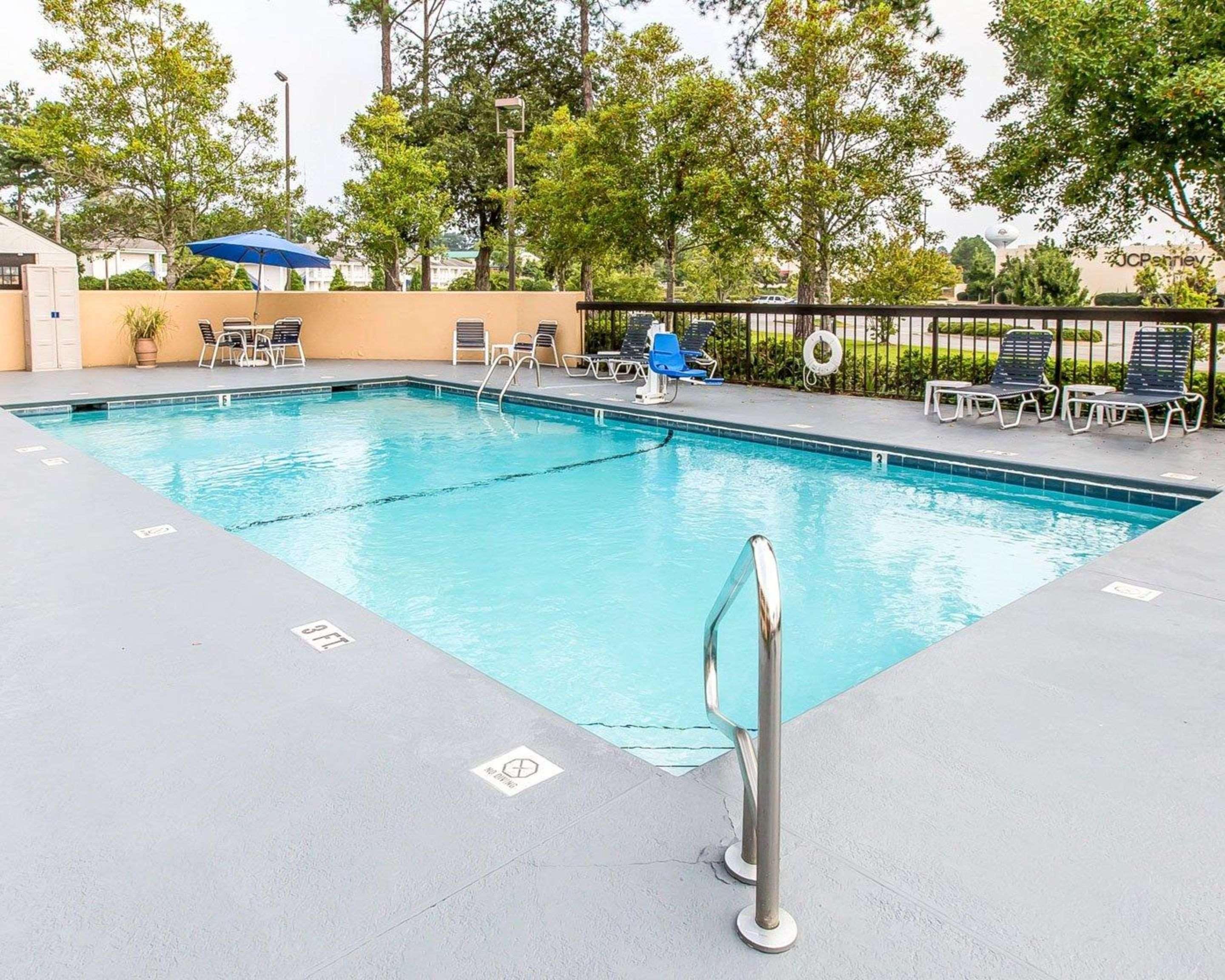 Quality Inn At The Mall - Valdosta Bagian luar foto